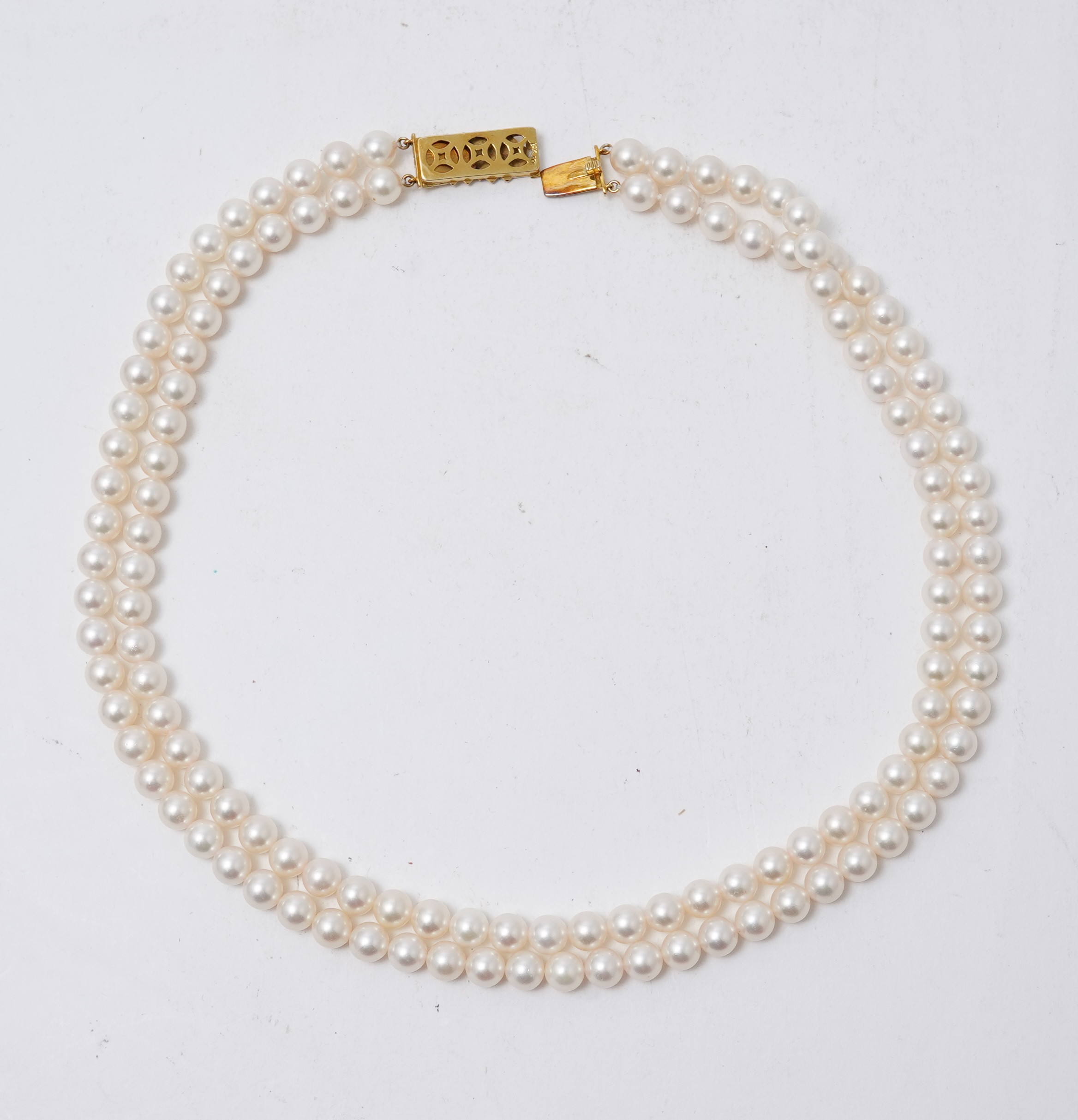 A double strand cultured pearl necklace